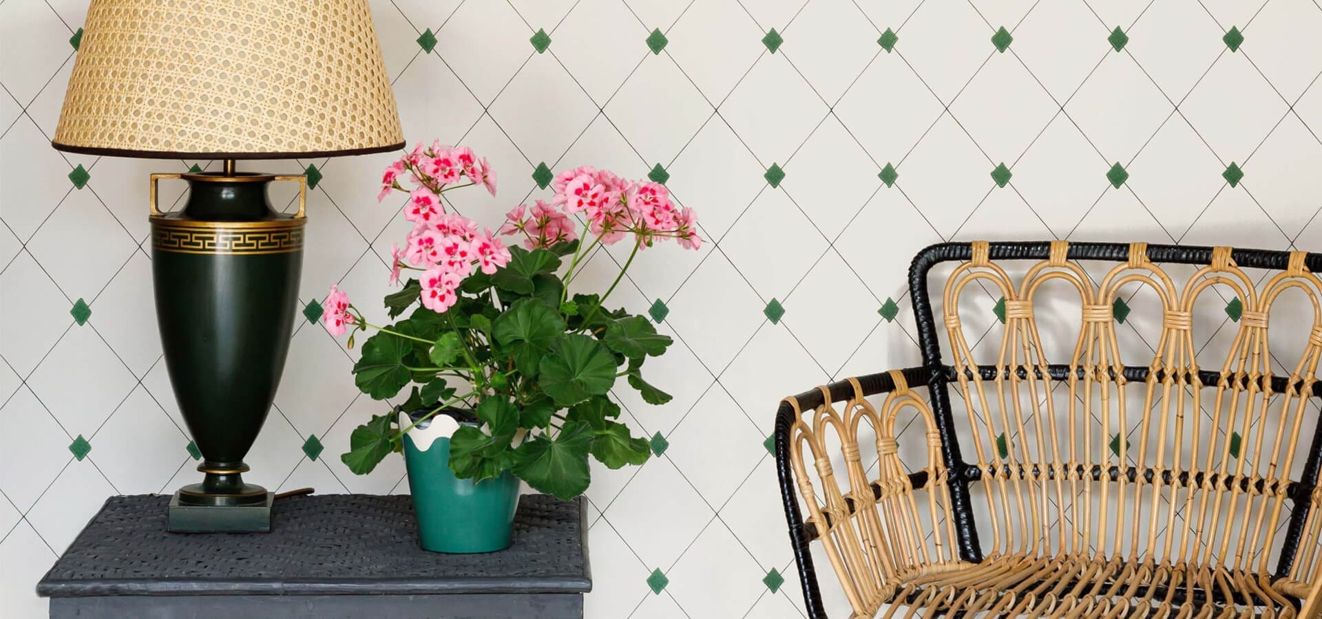 4.Diamond Trellis – Set Shot – Green – Slider